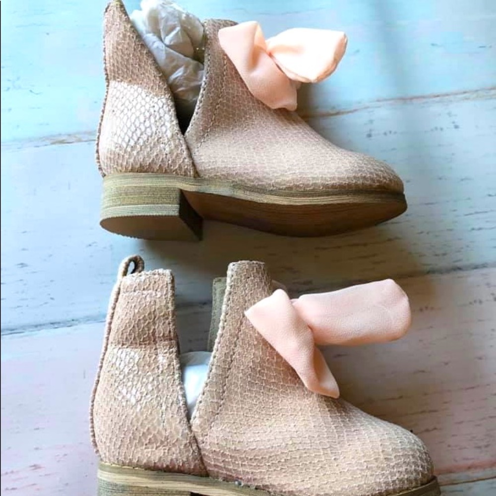 Joyfolie Colette Booties - Picture 1 of 6